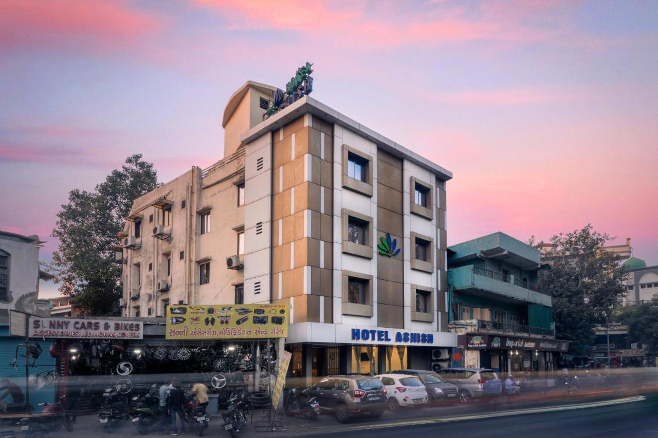 Hotel Ashish Ahmedabad Eksteriør billede