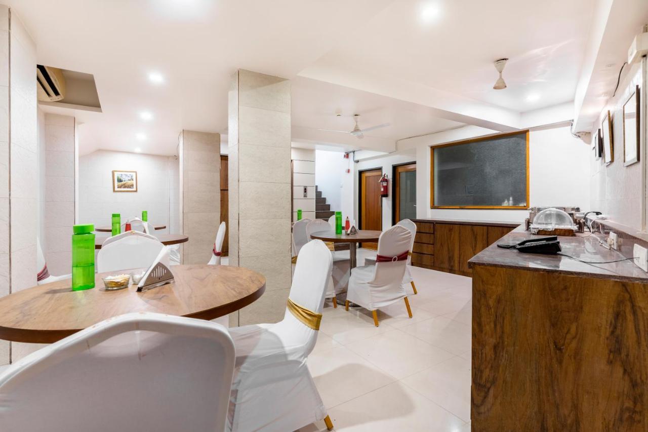 Hotel Ashish Ahmedabad Eksteriør billede