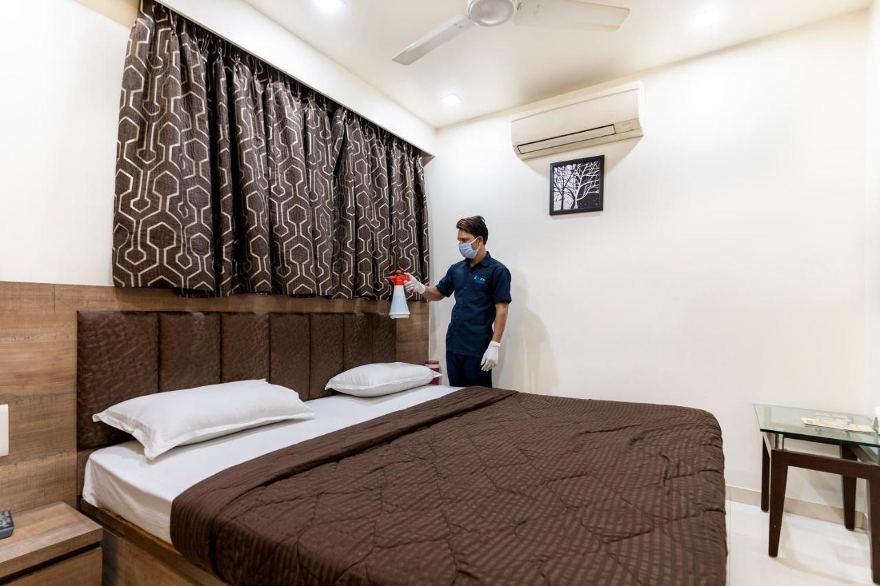 Hotel Ashish Ahmedabad Eksteriør billede