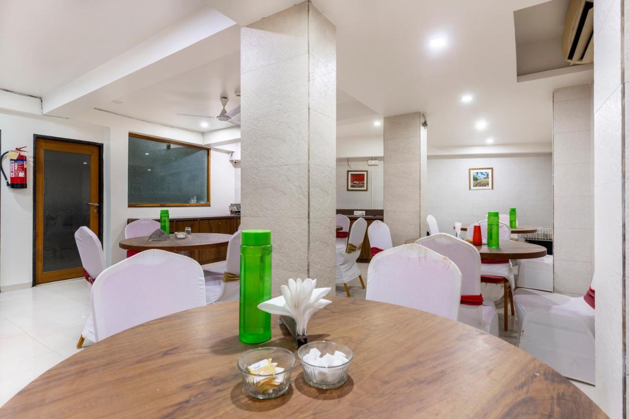 Hotel Ashish Ahmedabad Eksteriør billede