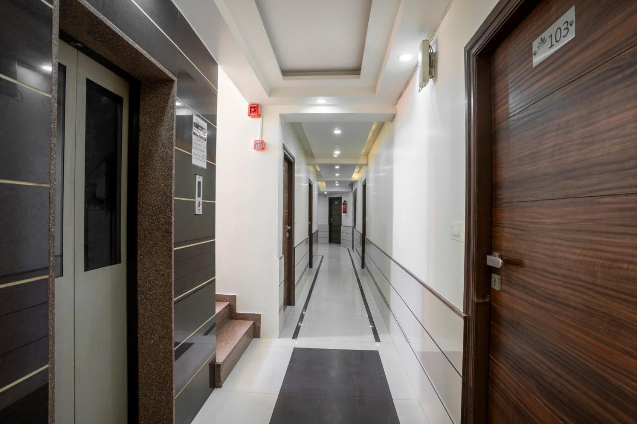 Hotel Ashish Ahmedabad Eksteriør billede